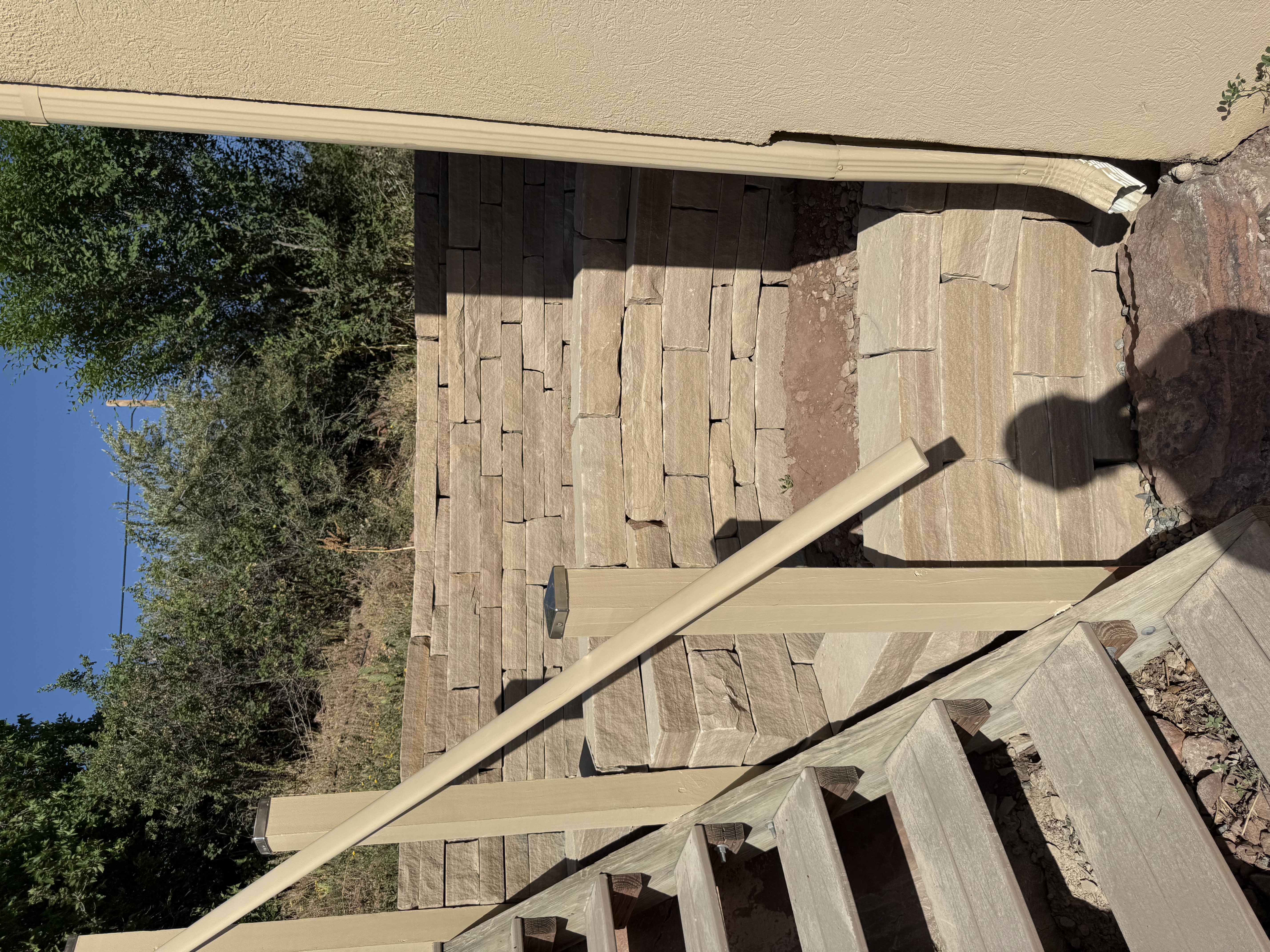Stacked retaining wall