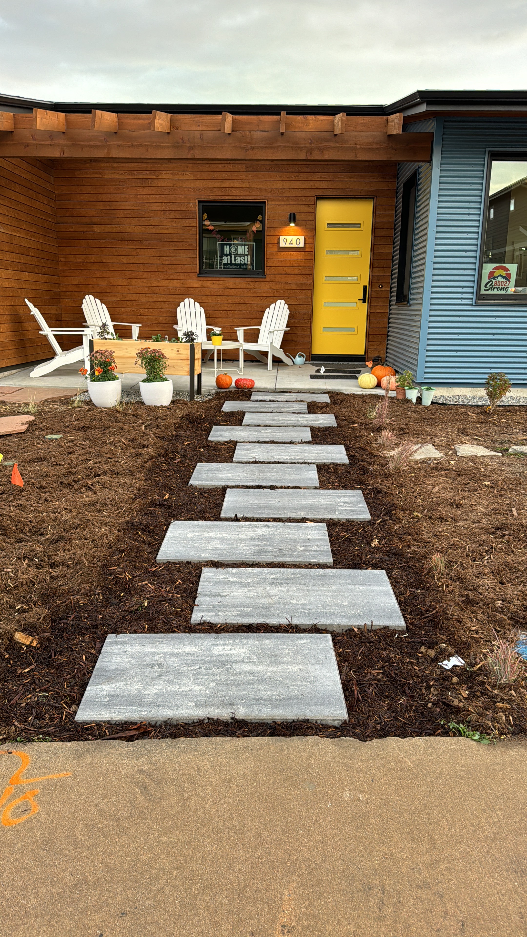 Stepping stone pathway to front door